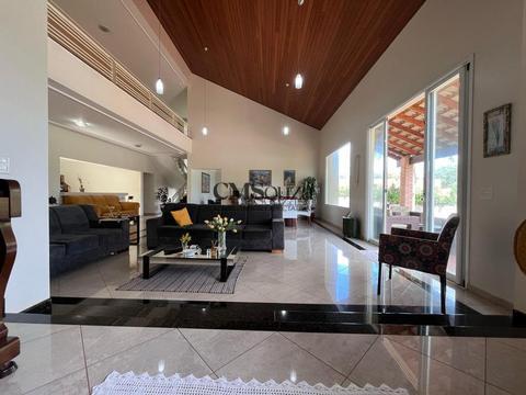 Casa para venda ou locação com 4 dormitórios em amplo terreno no Condomínio Recanto do Salto