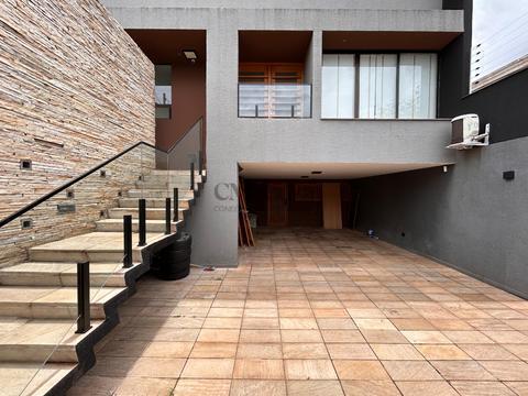 Casa para venda próxima ao Lago Igapó – 3 quartos (2 suítes e closet), 286m², 4 vagas – Jardim Maringá, Londrina