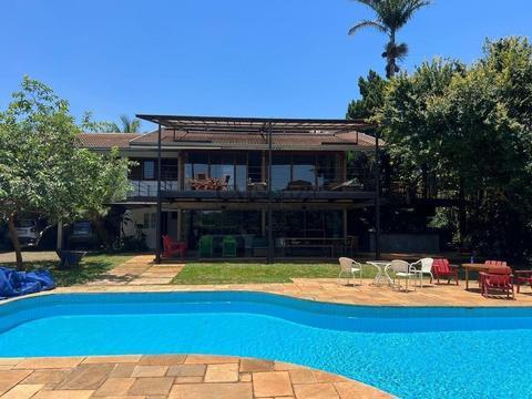 Casa para alugar em Londrina, Guanabara, com 6 quartos, com 600 m²