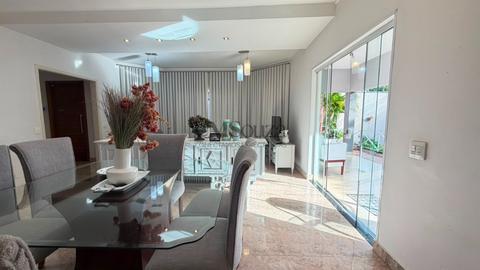 Casa para alugar no Parque Residencial Alcântara – 4 quartos, sendo duas suítes, 300m², 4 vagas de garagens – Londrina