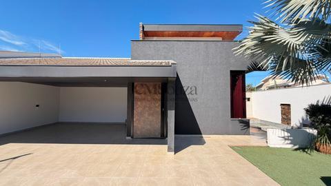 Casa para locação, com 3 quartos, sendo 2 suítes, 4 garagens, Bairro Tucanos, Londrina