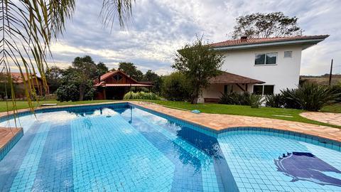 Casa para alugar – 4 quartos (2 suítes), 300 m², terreno de 2.000 m² – Londrina